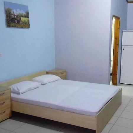 Hotel Camping Elizabeth à Kalyvia Varikou Extérieur photo