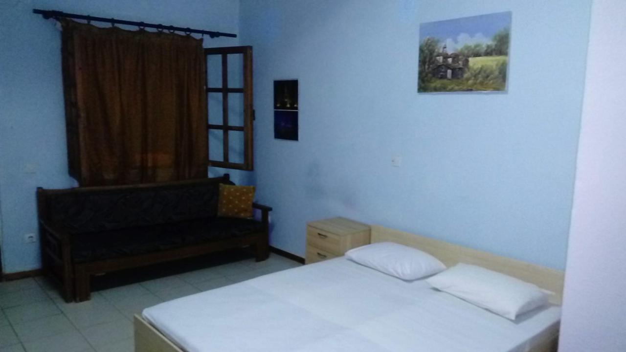 Hotel Camping Elizabeth à Kalyvia Varikou Extérieur photo